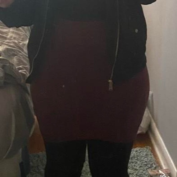 Small Burgundy H&M Divided Skirt - Picture 3 of 4